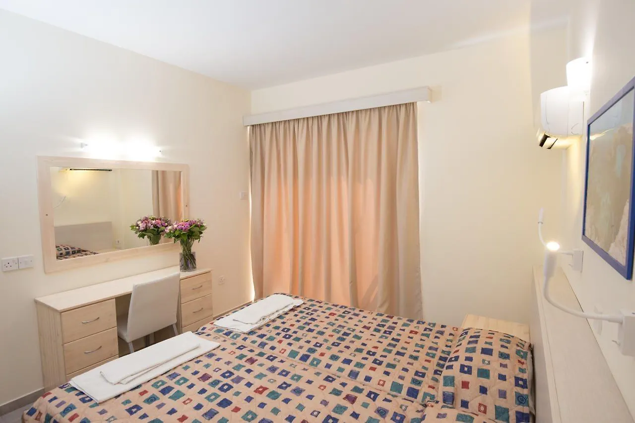 איה נאפה Eligonia Hotel Apartments 3*, איה נאפה קפריסין