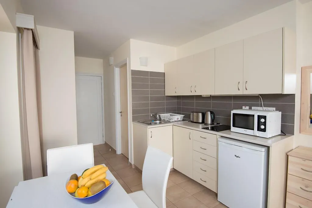 *** מלון דירות איה נאפה Eligonia Hotel Apartments קפריסין